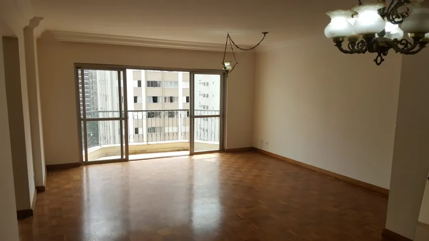 Foto 1 de Apartamento com 4 Quartos à venda, 160m² em Moema, São Paulo