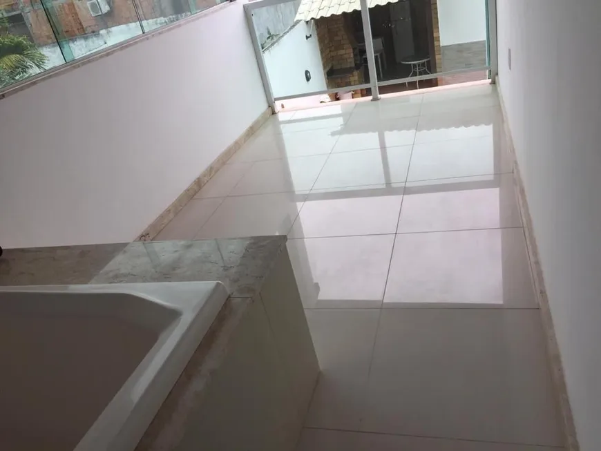 Foto 1 de Casa de Condomínio com 6 Quartos para venda ou aluguel, 380m² em Itapuã, Salvador