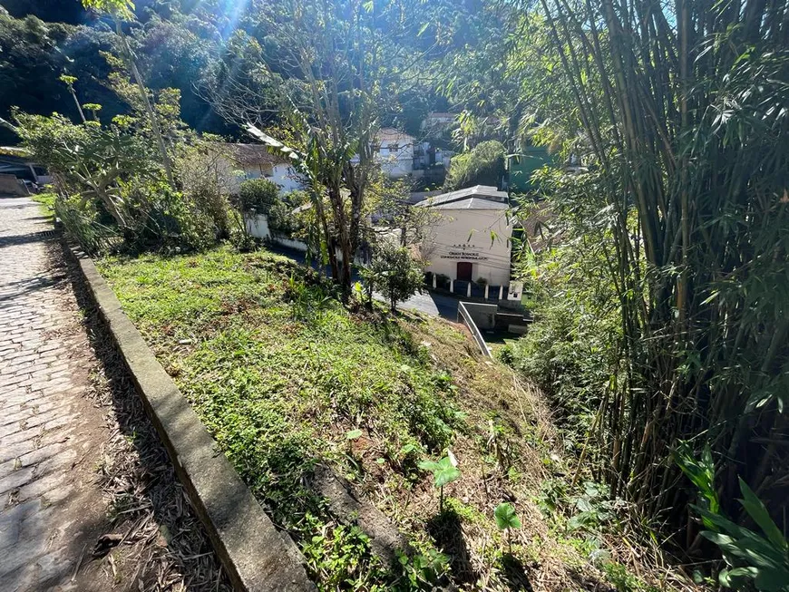 Foto 1 de Lote/Terreno à venda, 430m² em Quitandinha, Petrópolis