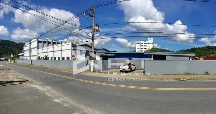 Foto 1 de Galpão/Depósito/Armazém para alugar, 3806m² em Água Verde, Blumenau