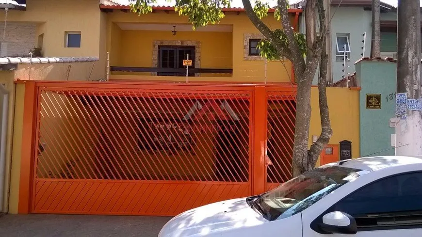 Foto 1 de Sobrado com 4 Quartos à venda, 222m² em Jardim dos Ipês, Suzano