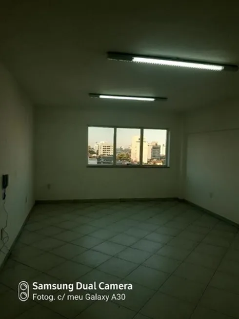 Foto 1 de Sala Comercial para alugar, 35m² em Cavaleiros, Macaé