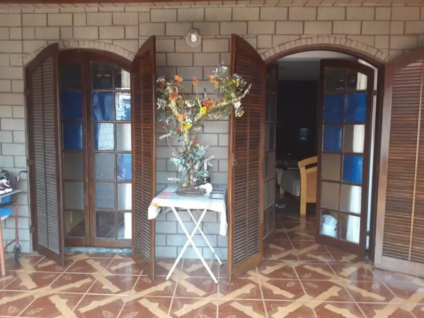 Foto 1 de Casa com 4 Quartos à venda, 159m² em Metalúrgicos, Osasco