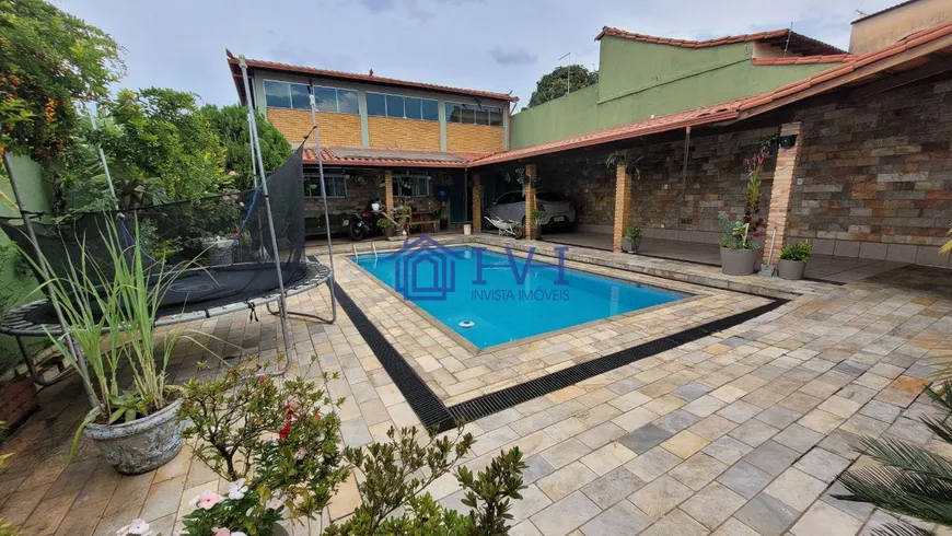 Foto 1 de Casa com 3 Quartos à venda, 312m² em Jardim Guanabara, Belo Horizonte