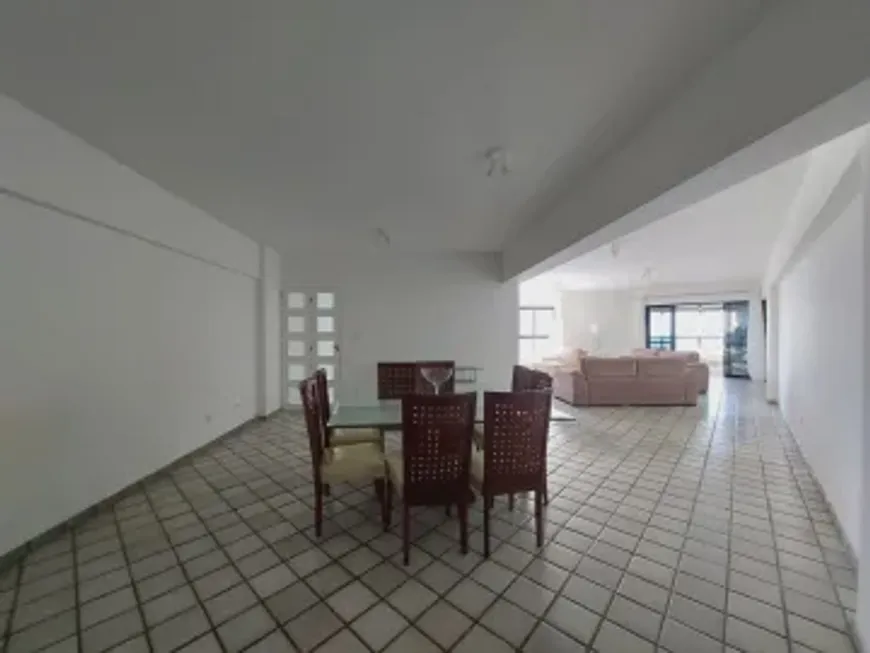 Foto 1 de Apartamento com 4 Quartos para alugar, 254m² em Boa Viagem, Recife