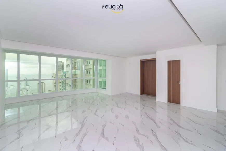 Foto 1 de Apartamento com 4 Quartos à venda, 191m² em Centro, Balneário Camboriú