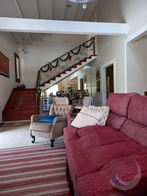 Foto 1 de Casa com 4 Quartos à venda, 473m² em Vila Santana, Santo Amaro da Imperatriz