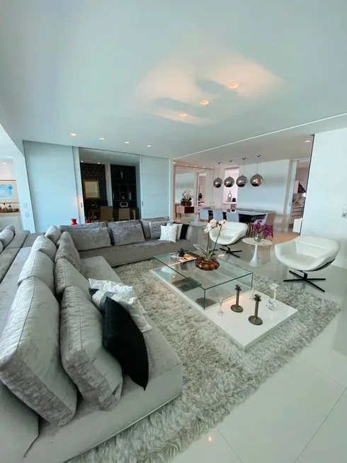 Foto 1 de Apartamento com 3 Quartos à venda, 235m² em Brotas, Salvador