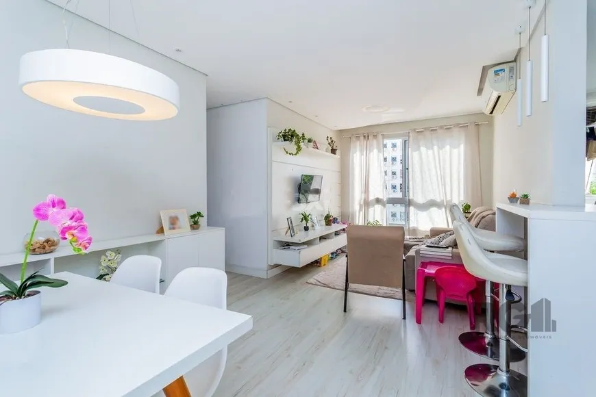 Foto 1 de Apartamento com 3 Quartos à venda, 69m² em Azenha, Porto Alegre
