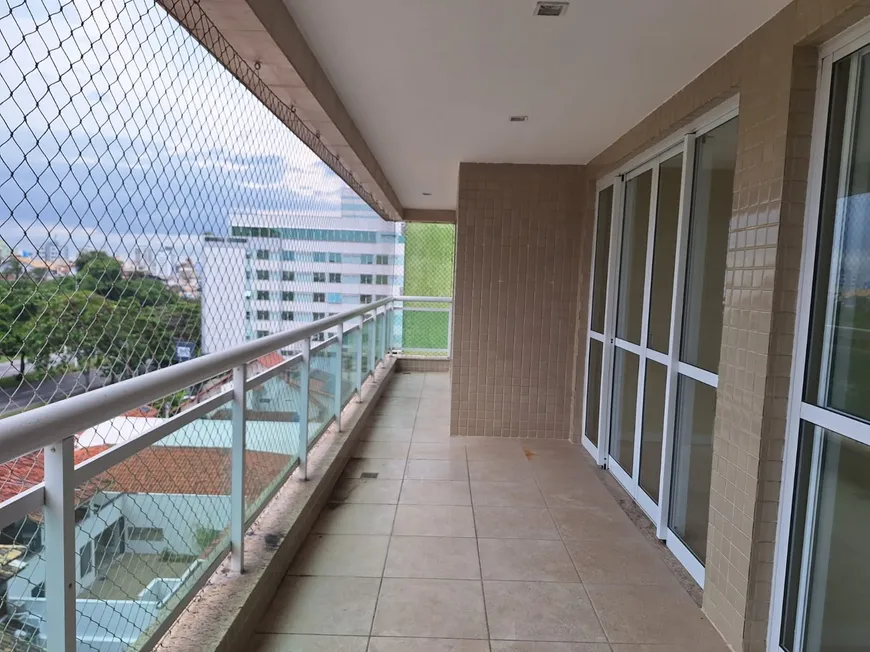 Foto 1 de Apartamento com 3 Quartos à venda, 137m² em Cavaleiros, Macaé