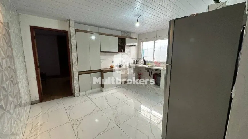 Foto 1 de Casa com 2 Quartos à venda, 50m² em Campina Da Barra, Araucária