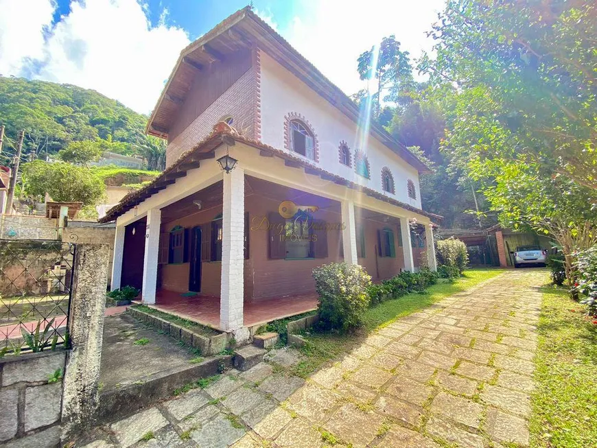 Foto 1 de Casa com 3 Quartos à venda, 900m² em Albuquerque, Teresópolis