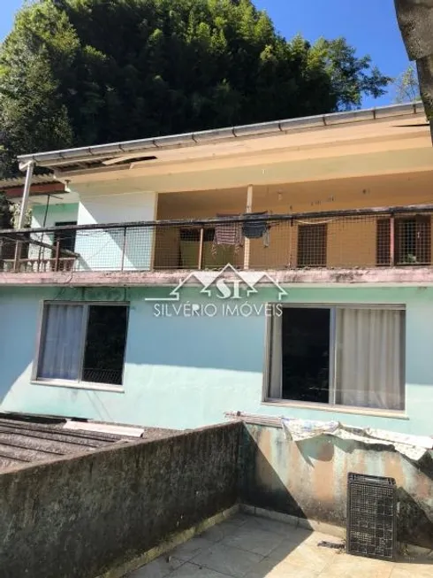 Foto 1 de Casa com 5 Quartos à venda, 410m² em Provisoria, Petrópolis