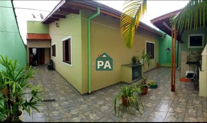 Foto 1 de Casa com 3 Quartos à venda, 210m² em Residencial Mantiqueira, Poços de Caldas