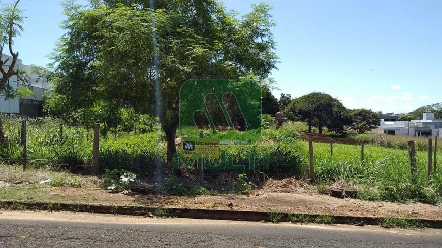 Foto 1 de Lote/Terreno com 1 Quarto à venda, 579m² em Cidade Jardim, Uberlândia