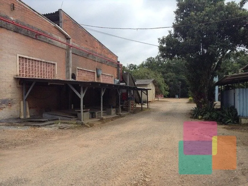 Foto 1 de Galpão/Depósito/Armazém à venda, 1716m² em Zona Industrial Norte, Joinville