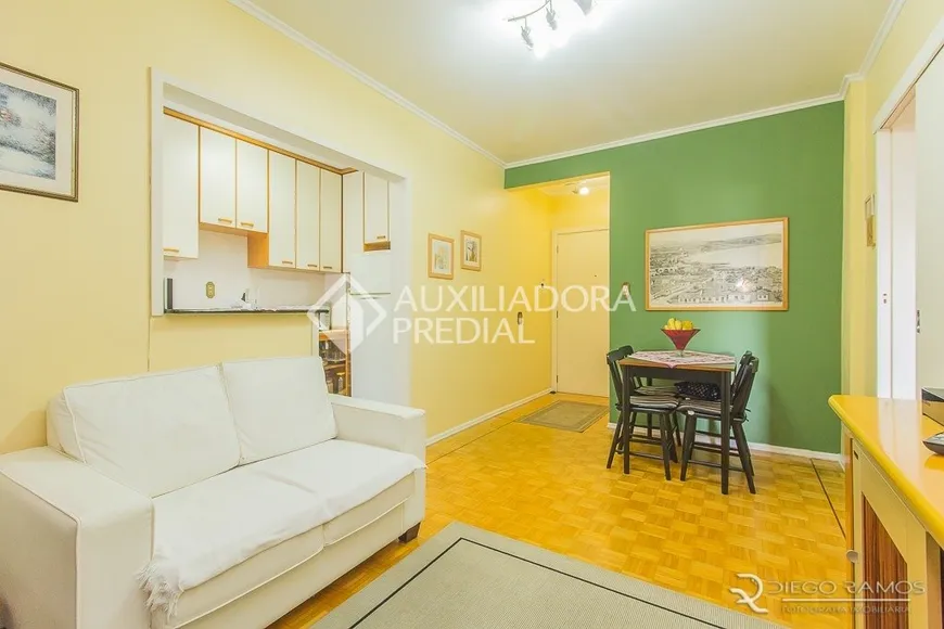 Foto 1 de Apartamento com 1 Quarto à venda, 43m² em São João, Porto Alegre