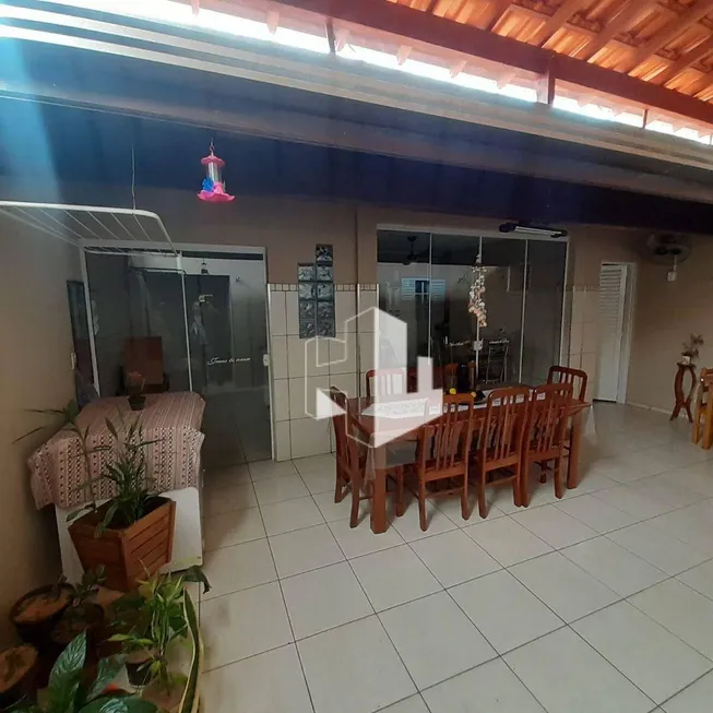 Foto 1 de Casa com 2 Quartos à venda, 100m² em , Bariri