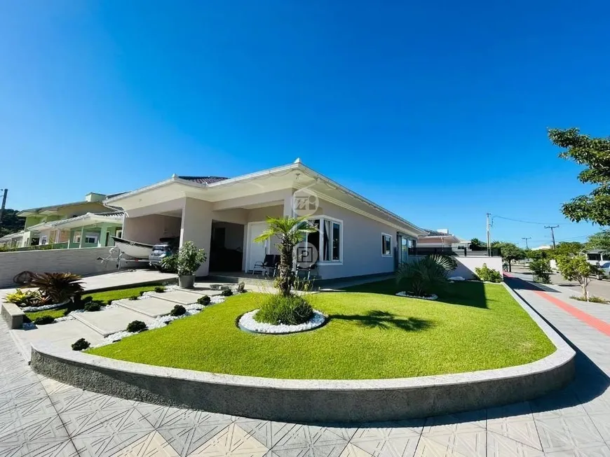 Foto 1 de Casa de Condomínio com 3 Quartos à venda, 165m² em Praia de Fora, Palhoça