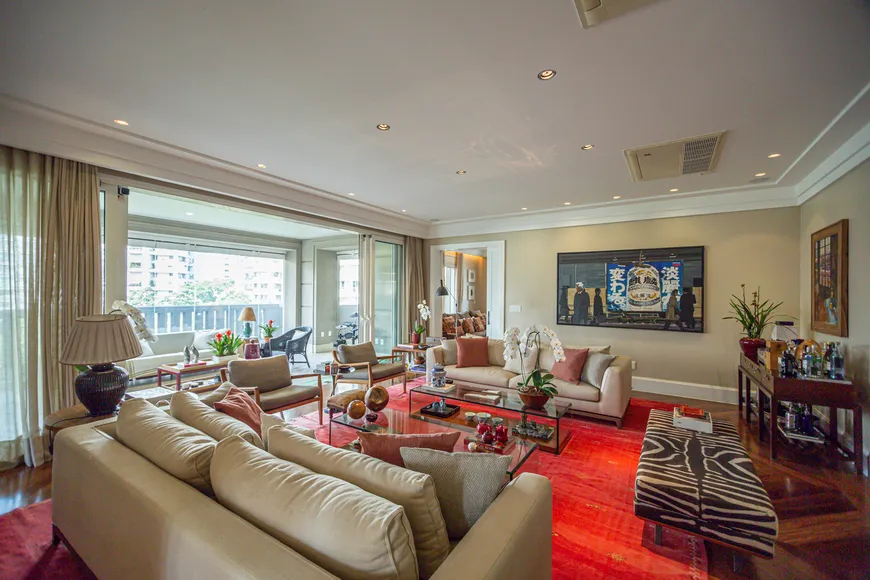 Foto 1 de Apartamento com 4 Quartos à venda, 411m² em Jardim Europa, São Paulo
