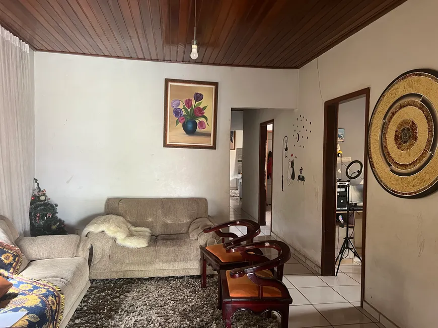 Foto 1 de Casa com 4 Quartos à venda, 302m² em Setor Centro Oeste, Goiânia