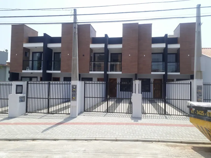 Foto 1 de Sobrado com 2 Quartos à venda, 75m² em Costa E Silva, Joinville