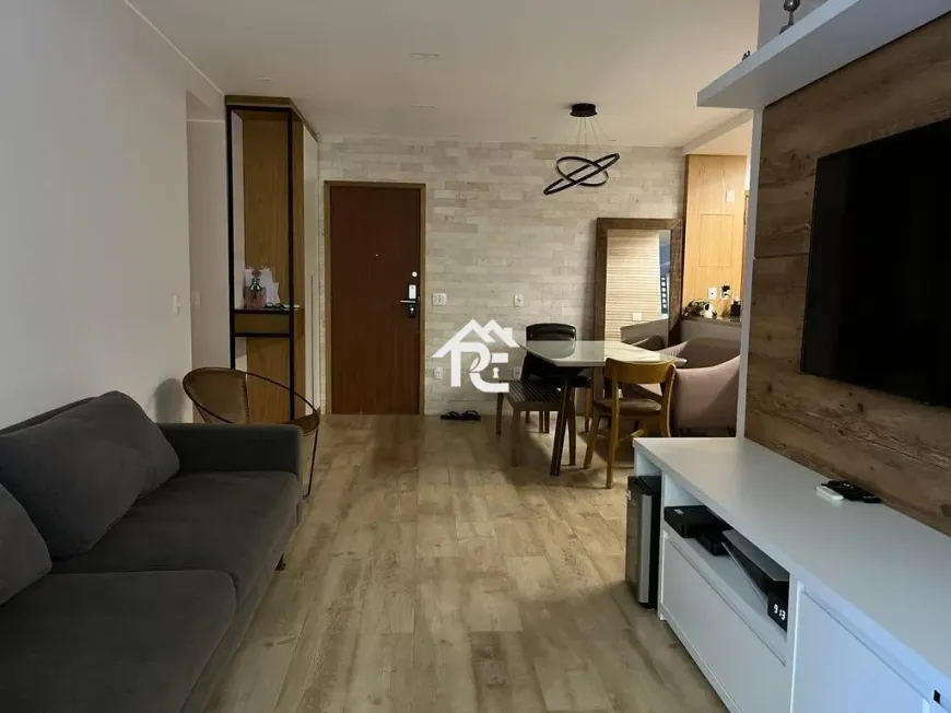 Foto 1 de Apartamento com 3 Quartos à venda, 98m² em Lagoa, Rio de Janeiro
