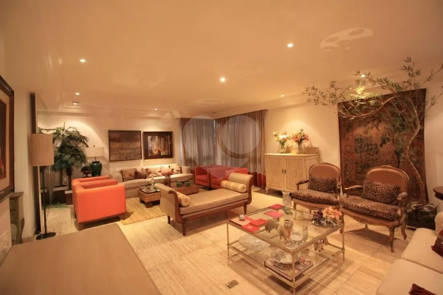 Foto 1 de Apartamento com 3 Quartos à venda, 288m² em Higienópolis, São Paulo