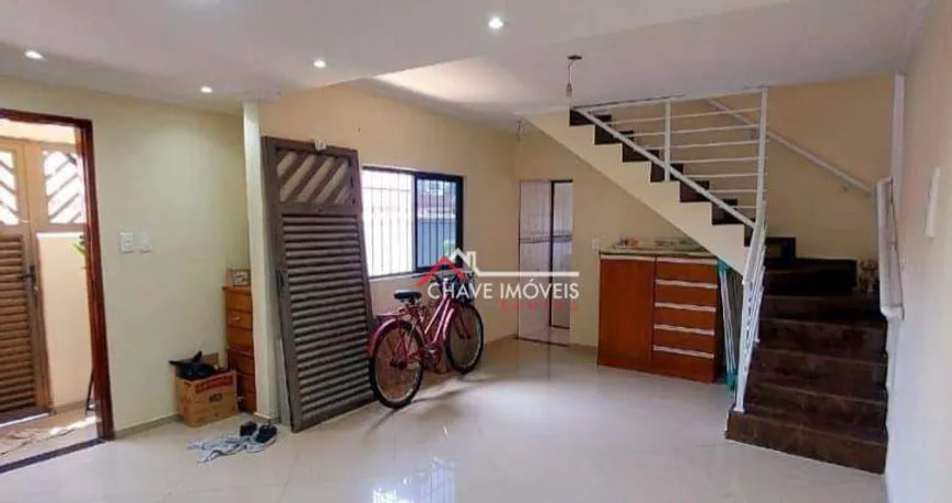 Foto 1 de Sobrado com 3 Quartos à venda, 185m² em Bom Retiro, Santos