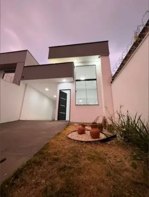 Foto 1 de Casa com 3 Quartos à venda, 130m² em Jardim Novo Mundo, Goiânia