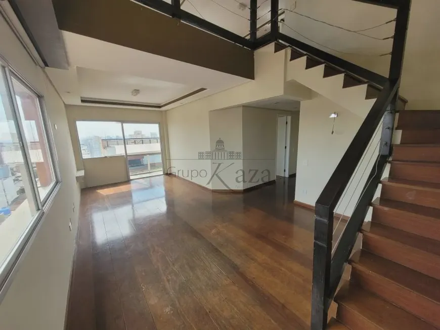 Foto 1 de Apartamento com 3 Quartos à venda, 260m² em Morro dos Ingleses, São Paulo