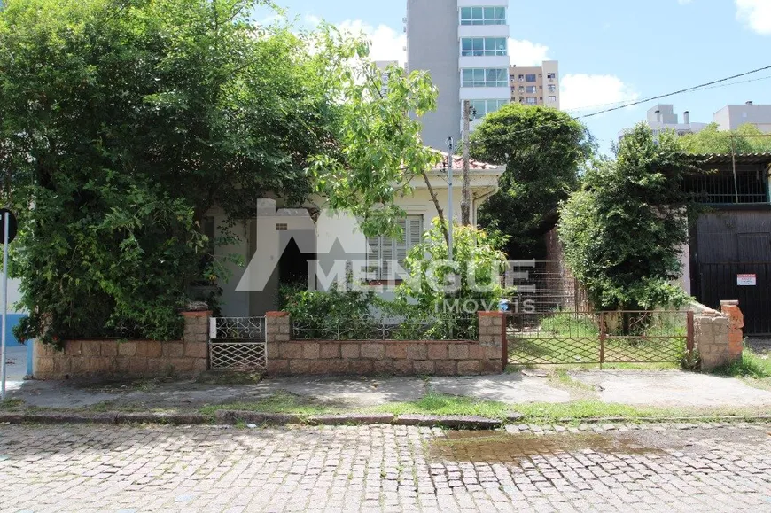 Foto 1 de Lote/Terreno à venda, 345m² em Passo da Areia, Porto Alegre