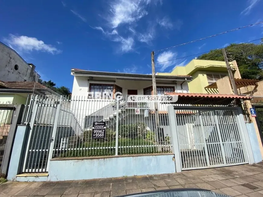 Foto 1 de Casa com 3 Quartos à venda, 289m² em Passo da Areia, Porto Alegre