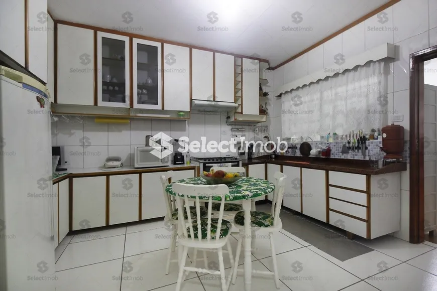 Foto 1 de Sobrado com 3 Quartos para alugar, 221m² em Vila Bocaina, Mauá