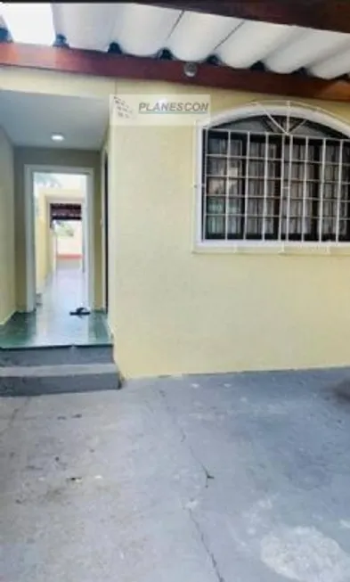 Foto 1 de Casa com 3 Quartos à venda, 212m² em Campo Limpo, São Paulo