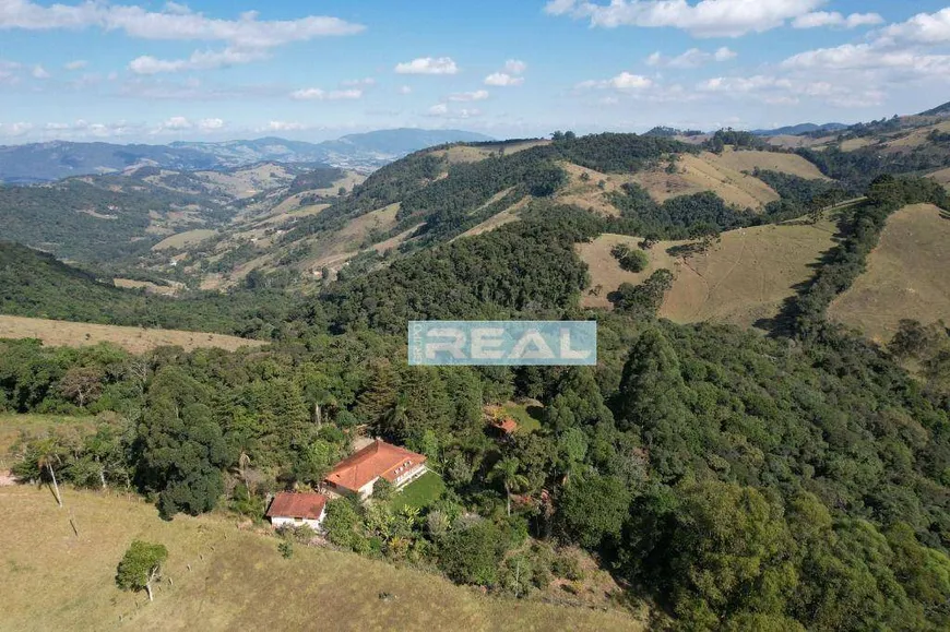 Foto 1 de Fazenda/Sítio com 3 Quartos à venda, 330m² em , Itapeva