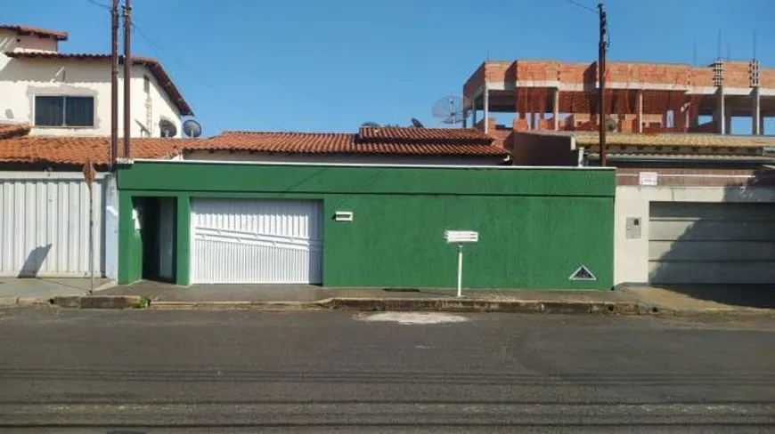 Foto 1 de Casa com 3 Quartos à venda, 181m² em Nossa Senhora Aparecida, Uberlândia