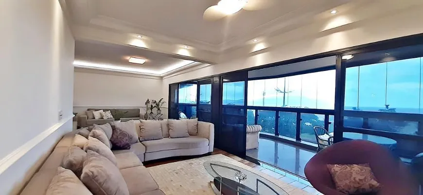 Foto 1 de Apartamento com 4 Quartos para venda ou aluguel, 252m² em Pompeia, Santos