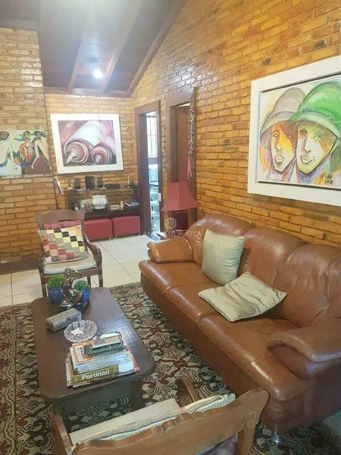 Foto 1 de Casa com 3 Quartos à venda, 404m² em Bandeirantes, Belo Horizonte