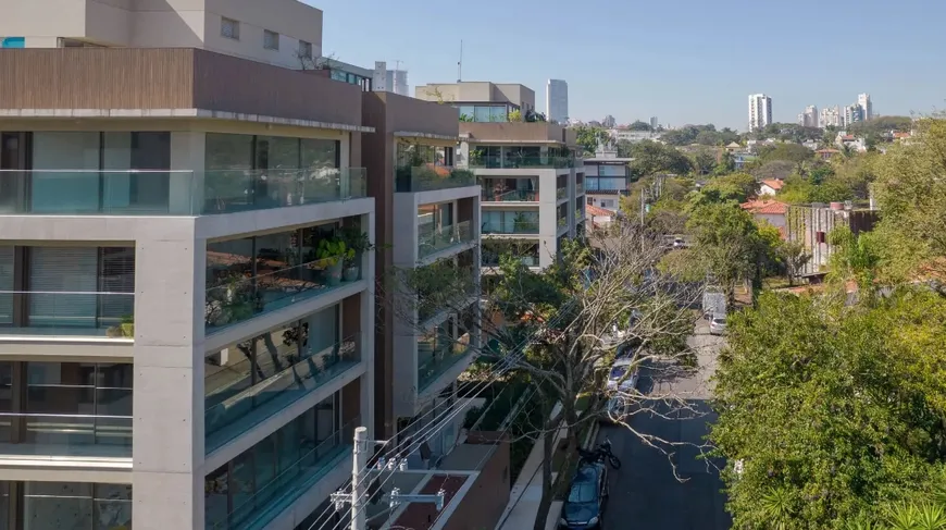 Foto 1 de Cobertura com 3 Quartos à venda, 343m² em Vila Madalena, São Paulo