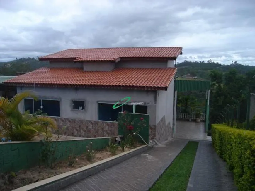 Foto 1 de Fazenda/Sítio com 3 Quartos à venda, 450m² em Maracatú, Guararema