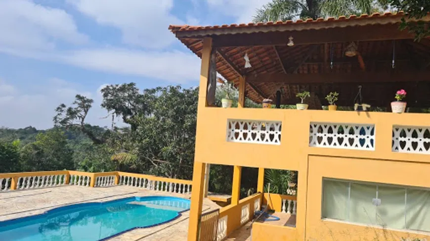 Foto 1 de Fazenda/Sítio com 3 Quartos à venda, 428m² em Jardim Meny, São Roque