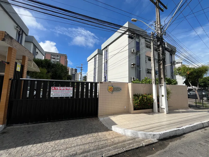 Foto 1 de Apartamento com 3 Quartos para alugar, 75m² em Ponta Verde, Maceió