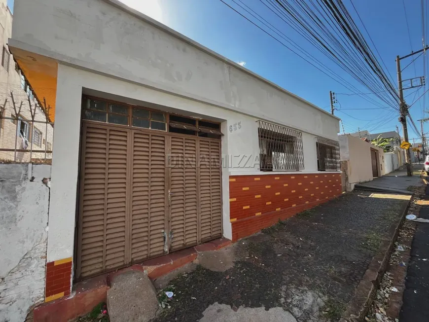 Foto 1 de Casa com 2 Quartos para alugar, 48m² em Fabrício, Uberaba