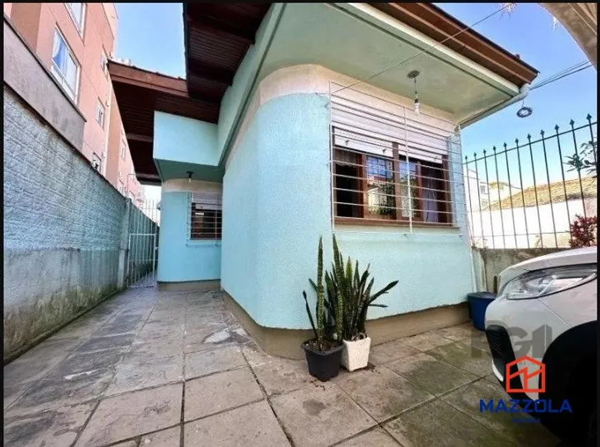 Foto 1 de Casa com 4 Quartos à venda, 100m² em Glória, Porto Alegre