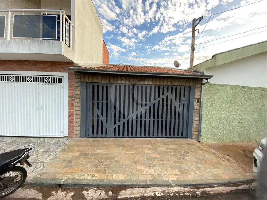 Foto 1 de Casa com 2 Quartos à venda, 121m² em Vila Carmem, São Carlos