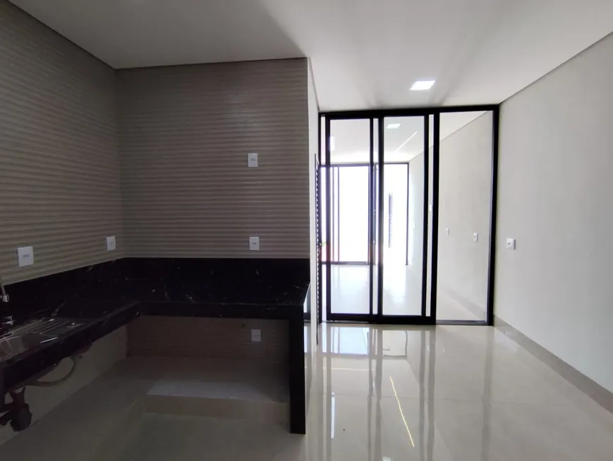 Foto 1 de Casa com 3 Quartos à venda, 167m² em Jardim Botânico, Uberlândia