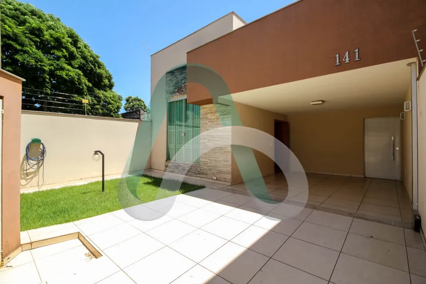 Foto 1 de Casa com 3 Quartos à venda, 166m² em Ouro Branco, Londrina
