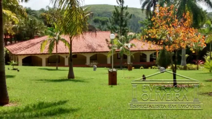 Foto 1 de Fazenda/Sítio com 4 Quartos à venda, 1200m² em Veraneio Irajá, Jacareí