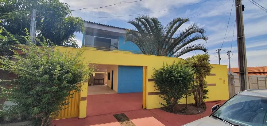 Foto 1 de Sobrado com 3 Quartos à venda, 150m² em , Abadia de Goiás